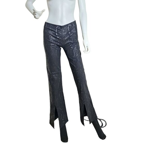 BeBe   - Picture 3 of 15